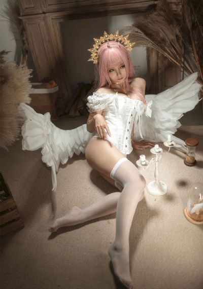 美女张开双腿摸尿口_720日韩免费观看