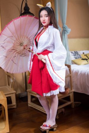 某小区半夜闹鬼健身器材自己动_1080手机在线看