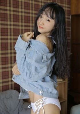 在电梯里疯狂撞击她h_高清电影在线看