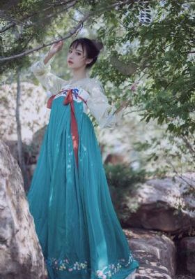 家庭女教师在线_BD高清免费观看